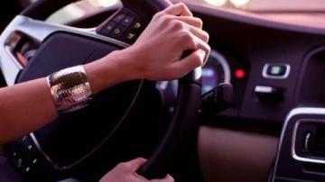 مواطنة ضحية احتيال... رخص سوق مزورة، وتحذير عاجل من الداخلية!