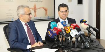 وزيرا الاقتصاد والاعلام أطلقا دليل إعلام المواطن بحقوقه في التجارة والصناعة بساط: سيكون متاحا الكترونيا وهدفه تسهيل الأعمال وتمكين المواطنين مرقص : سنستكمل السلسلة بإطلاق دليلين آخرين بالتعاون مع وزارتي العمل والصحة وزيرا الاقتصاد والاعلام أطلقا دليل إعلام المواطن بحقوقه في التجارة والصناعة بساط: سيكون متاحا الكترونيا وهدفه تسهيل الأعمال وتمكين المواطنين مرقص : سنستكمل السلسلة بإطلاق دليلين آخرين بالتعاون مع وزارتي العمل والصحة