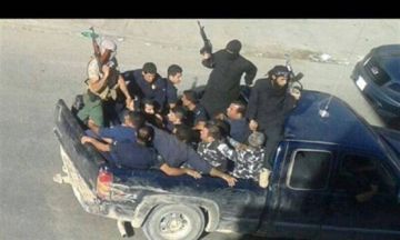 الأخبار: الوفد الزائر يلتقي مدانين بقتال الجيش وتنفيذ تفجيرات إرهابية: اتفاق قضائي لبناني - سوري قريبا