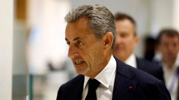 تهديد ساركوزي بالقتل داخل سجنه... وفتح تحقيق