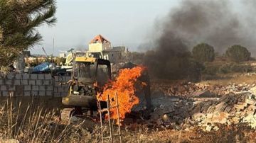 جنوبا: مسيرة تلقي قنابل على جرافتين!