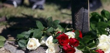 في ذكرى خطوبتهما رسالة حزينة من الفنانة الشهيرة لحبيبها المطرب الراحل (صور)