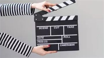 ممثلة مصرية شهيرة بإطلالات مختلفة جديدة والجمهور يغازلها (صور) ممثلة مصرية شهيرة بإطلالات مختلفة جديدة والجمهور يغازلها (صور)