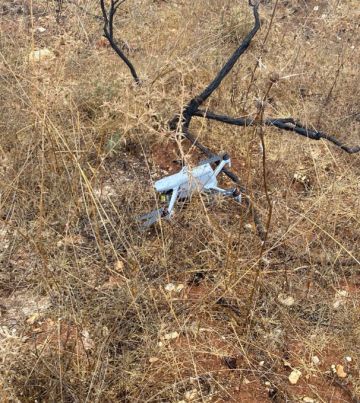 العثور على محلقة معادية سقطت في بلدة كفركلا العثور على محلقة معادية سقطت في بلدة كفركلا