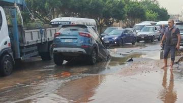 انهيار جزئي لطريق خلدة البحرية وتحويل السير إلى الطرقات المجاورة انهيار جزئي لطريق خلدة البحرية وتحويل السير إلى الطرقات المجاورة