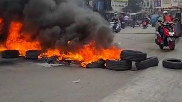 بالفيديو: احتجاجات وقطع طرقات