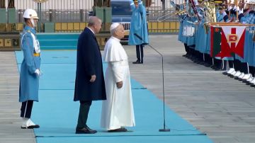 تركيا.. فيديو أسلوب استقبال أردوغان للبابا لاون الرابع عشر وتحية مرحبا عسكر 