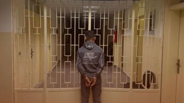 توقيف شخص بتهمة الإتجار بالسلاح وإطلاق النار في الهواء