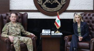 قائد الجيش ناقش مع ممثلة UNHCR الأوضاع العامة