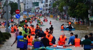 كارثة الفيضانات في فيتنام 90 قتيلا وبحث عن مفقودين كارثة الفيضانات في فيتنام 90 قتيلا وبحث عن مفقودين