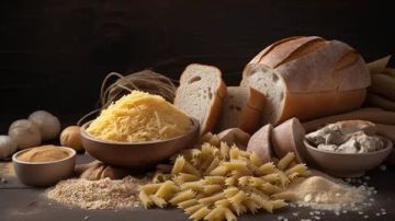 أطعمة بريئة ترفع السكر أكثر من الحلويات وخبير يحذر منها أطعمة بريئة ترفع السكر أكثر من الحلويات وخبير يحذر منها