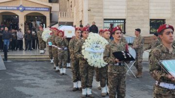 قيادة الجيش أقامت مراسم تشييع الشهيدين بلال البرادعي وعلي حيدرامام مستشفى المرتضى في بعلبك