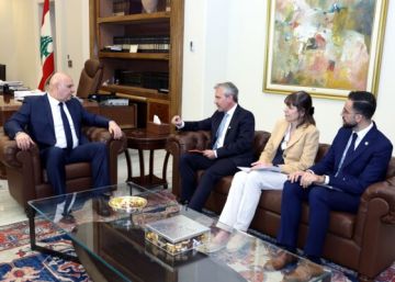 الرئيس عون لوفد من الصليب الأحمر الدولي: نؤكد أولوية إعادة إسرائيل للأسرى اللبنانيين لأن الدولة لا تتخلى عن أبنائها