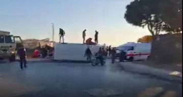 بالفيديو: حادث سير... وإصابة تلاميذ