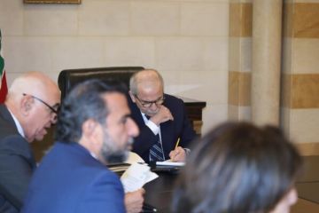 سلام استقبل وفدا من نقابة المحررين والتقى وفدا من جمعية المبرات الخيرية سلام استقبل وفدا من نقابة المحررين والتقى وفدا من جمعية المبرات الخيرية