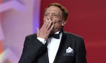 اعتزل الفن نهائيا.. فنانة شهيرة تفجر مفاجأة عن عادل إمام اعتزل الفن نهائيا.. فنانة شهيرة تفجر مفاجأة عن عادل إمام