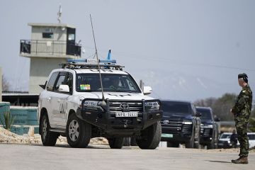 اليونيفيل: الهجمات الإسرائيلية مثيرة للقلق ولن تثنينا عن تنفيذ مهمتنا وفق القرار 1701 اليونيفيل: الهجمات الإسرائيلية مثيرة للقلق ولن تثنينا عن تنفيذ مهمتنا وفق القرار 1701