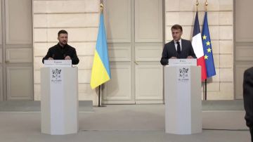 زيلينسكي يشيد بقرار فرنسا تزويد بلاده بمئة مقاتلة رافال زيلينسكي يشيد بقرار فرنسا تزويد بلاده بمئة مقاتلة رافال