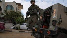 الاحتلال يوسع حملات الدهم في الضفة... اعتقالات تطال 15 فلسطينيا بينهم أسرى محررون الاحتلال يوسع حملات الدهم في الضفة... اعتقالات تطال 15 فلسطينيا بينهم أسرى محررون