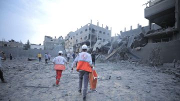 الاحتلال الإسرائيلي يواصل خروقاته في غزة: غارات ونسف منازل ونزوح قسري الاحتلال الإسرائيلي يواصل خروقاته في غزة: غارات ونسف منازل ونزوح قسري