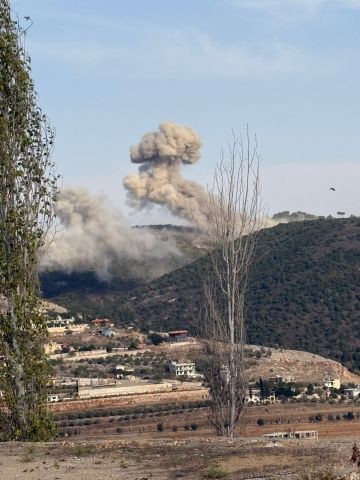 بالصور: الطائرات الحربية المعادية تغير مرتين على منطقة الجرمق