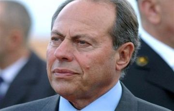 لحود توجه بتحية إجلال وتقدير الى الجيش اللبناني