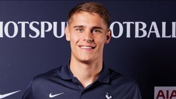 مدافع توتنهام يتحول إلى ميسي... هدق خيالي يشعل دوري الأبطال (فيديو) مدافع توتنهام يتحول إلى ميسي... هدق خيالي يشعل دوري الأبطال (فيديو)