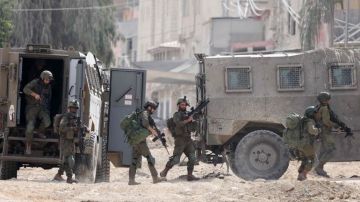 في الضفة الغربية.. إحراق مسجد وحملة اعتقالات للاحتلال متزامنة مع هجمات للمستوطنين في الضفة الغربية.. إحراق مسجد وحملة اعتقالات للاحتلال متزامنة مع هجمات للمستوطنين