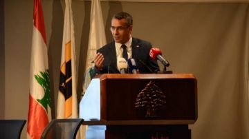 الزراعة تطلق برنامج تشجير جوانب الطرقات