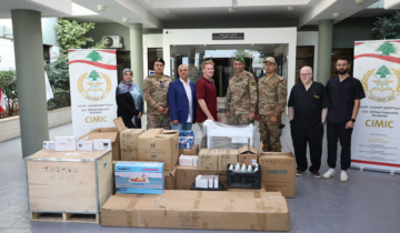 توزيع معدات وتجهيزات طبية على عدد من المستشفيات الحكومية وتجهيز سيارات إسعاف بمحافظتي الجنوب والنبطية