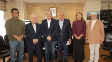 وفد من روتاري صيدا التقى رئيس البلدية مصطفى حجازي ووجه له دعوة لحضور ريسيتال الميلاد