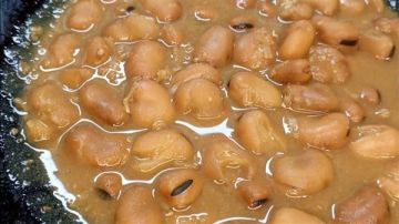 جديد في احد مطاعم حارة صيدا: فول بالحشرات !!