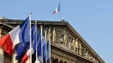 وكالة أجنبية: الخارجية الفرنسية توصي رعاياها بمغادرة مالي موقتا