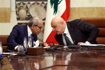 شو الوضع؟ متابعة فرنسية للوضع الجنوب والإصلاحات... كلام عون عن بخ السم يتفاعل وجعجع ينتقد السلطة متجاهلا دوره الفاعل فيها! شو الوضع؟ متابعة فرنسية للوضع الجنوب والإصلاحات... كلام عون عن بخ السم يتفاعل وجعجع ينتقد السلطة متجاهلا دوره الفاعل فيها!