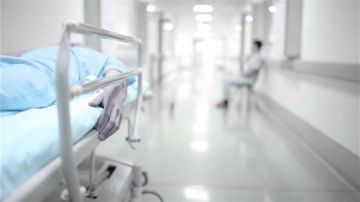 خضعت لجراجة دقيقة في عمودها الفقري.. فنانة شهيرة في المستشفى وهذا وضعها خضعت لجراجة دقيقة في عمودها الفقري.. فنانة شهيرة في المستشفى وهذا وضعها