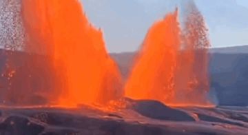 في هاواي.. ثوران بركان كيلوا يذهل العالم بمشهد نادر