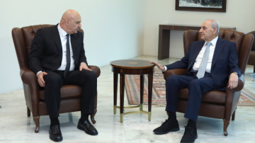 بعد تصريح رئيس الجمهورية ..الرئيس بري يؤكد ايضا اعتماد بعض الشخصيات سياسة بخ السم لدى الأميركي (تقرير) بعد تصريح رئيس الجمهورية ..الرئيس بري يؤكد ايضا اعتماد بعض الشخصيات سياسة بخ السم لدى الأميركي (تقرير)