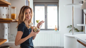 عادة غذائية بسيطة ترتبط بانخفاض الوزن وطول العمر عادة غذائية بسيطة ترتبط بانخفاض الوزن وطول العمر