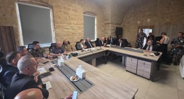 محافظ جبل لبنان يعقد اجتماعا أمنيا لمتابعة زيارة البابا والوضع الأمني محافظ جبل لبنان يعقد اجتماعا أمنيا لمتابعة زيارة البابا والوضع الأمني