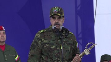 مادورو يتعهد بالتصدي للتهديدات الأميركية خلال عرض عسكري في كاراكاس