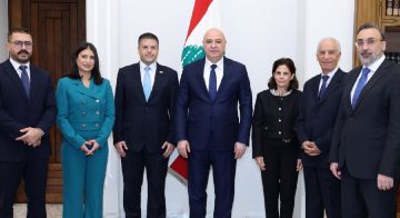 الرئيس عون تمنى التوفيق لأعضاء مجلس الإدارة المدير العام لمرفأ بيروت الرئيس عون تمنى التوفيق لأعضاء مجلس الإدارة المدير العام لمرفأ بيروت