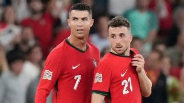 "لا أزور المقابر".. رونالدو يكشف سبب غيابه عن جنازة صديقه