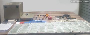 توقيف سارق مبلغ كبير من المال وكمية من المجوهرات ومسدسين وذخائر حربية