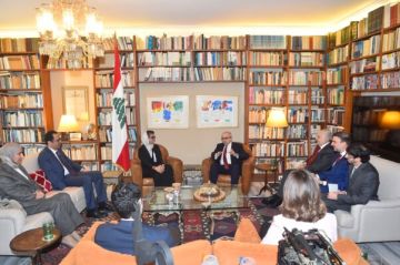 سلام استقبل وزيرة الدولة بالخارجية الإماراتية نور الكعبي: حريصون على تطوير التعاون مع الإمارات سلام استقبل وزيرة الدولة بالخارجية الإماراتية نور الكعبي: حريصون على تطوير التعاون مع الإمارات