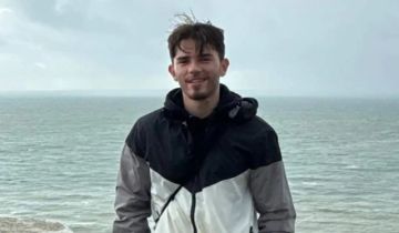 لقاء بالصدفة في متجر يجمع بريطانيا بوالده التركي بعد 20 عاما لقاء بالصدفة في متجر يجمع بريطانيا بوالده التركي بعد 20 عاما