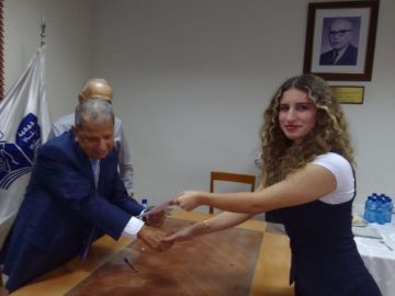 جمعية بني العيتاني احتفلت بتكريم الطالبة المتفوقة يارا عيتاني