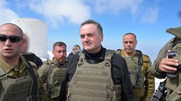 كاتس يوقف بث اذاعة جيش الاحتلال كاتس يوقف بث اذاعة جيش الاحتلال