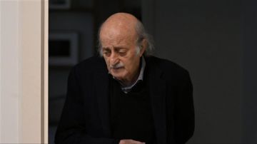 نتمسك باتفاق الهدنة... جنبلاط: نحيي الموقف الوطني لقائد الجيش العماد رودولف هيكل