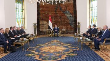 السيسي بعد استقباله شويغو: لتحقيق الاستقرار بالشرق الأوسط وتنفيذ اتفاق غزة كاملا السيسي بعد استقباله شويغو: لتحقيق الاستقرار بالشرق الأوسط وتنفيذ اتفاق غزة كاملا