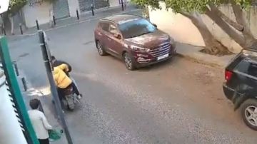 بالفيديو: في منطقة لبنانية... نشل سيدة مسنة في وسط الشارع بالفيديو: في منطقة لبنانية... نشل سيدة مسنة في وسط الشارع